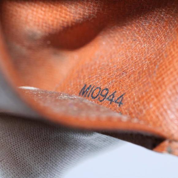 LOUIS VUITTON Monogram Multi Cles 4 Key Case M69517 LV Auth 54448 - Picture 12 of 16